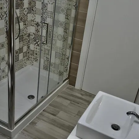 Libo House, By Short Holidays *