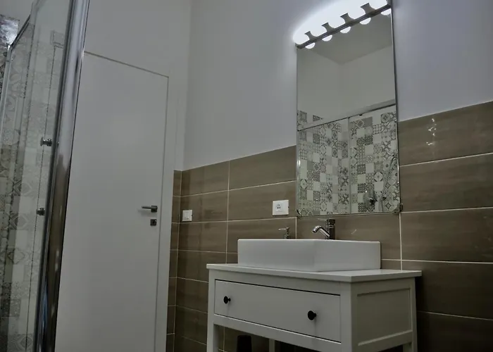 Libo House, By Short Holidays Apartment