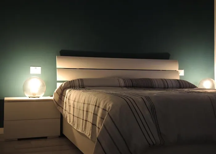 Libo House, By Short Holidays *